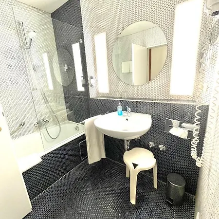 Rebgarten Schulgasse 호텔 3*