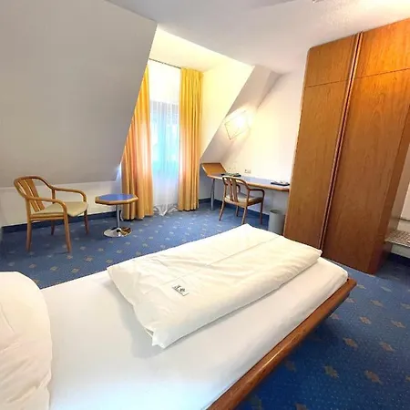 Hotel Rebgarten Schulgasse 3*