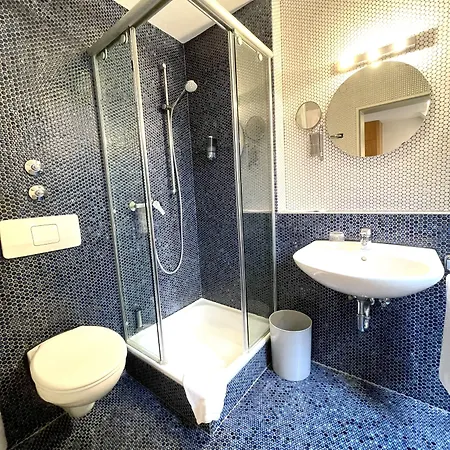 Rebgarten Schulgasse 호텔 3*