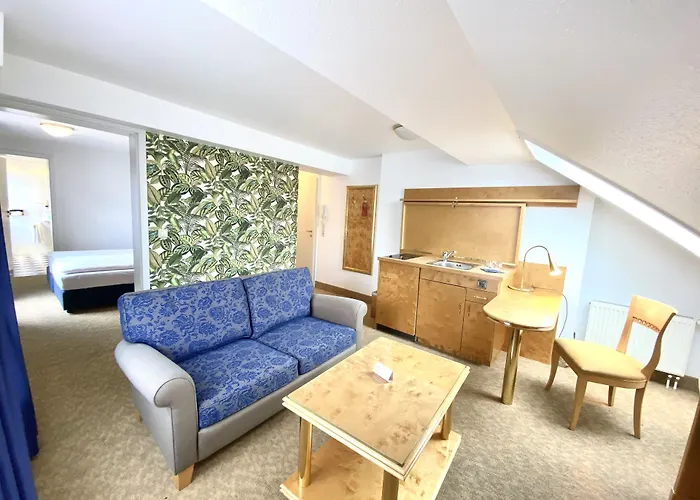 ホテル Rebgarten Schulgasse 3*